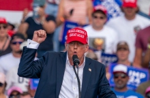  Ο Ντόναλντ Τραμπ 