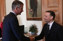 Πηγές Χάρη Δούκα: Οι παρεμβάσεις της ΝΔ και των στελεχών της, πρέπει να καταδικασθούν από το σύνολο του ΠΑΣΟΚ