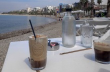 Επιστρέφει ο ΦΠΑ στο 24% για τον σερβιριζόμενο καφέ 