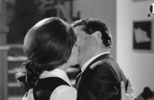 Παγκόσμια Ημέρα Φιλιού: Το χιουμοριστικό βίντεο της Finos Film