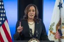 DW: Μπορεί η Κάμαλα Χάρις να διαδεχθεί τον Μπάιντεν;