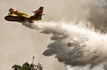 Κικίλιας: Χωρίς ενεργό μέτωπο η φωτιά με εστίες που θα δουλευτούν όλο το βράδυ