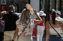 Καύσωνας: Μέτρα προστασίας για τους δημοσίους υπαλλήλους ενεργοποιεί το υπουργείο Εσωτερικών 