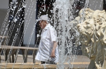 Αίθριος ο καιρός σήμερα Τρίτη με μελτέμια - Υψηλός ο κίνδυνος πυρκαγιάς