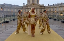 Ολυμπιακοί Αγώνες 2024: Η Aya Nakamura ξεσήκωσε το Παρίσι εν μέσω βροχής