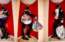 Η Έβελυν Σιούπη είχε ποζάρει με τις τσάντες που έφτιαχνε τον καιρό των lockdown 