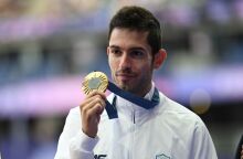 Ο Μίλτος Τεντόγλου με το χρυσό μετάλλιο