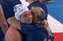 Συγκίνηση και δάκρυα της Εθνικής πόλο γυναικών μετά το τέλος του αγώνα με τον Καναδά