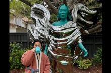 Ο Μαρκ Ζάκερμπεργκ έκανε δώρο στη γυναίκα του ένα άγαλμα με τη μορφή της για να εκφράσει την αγάπη του