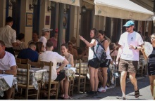 Πώς αμείβονται όσοι εργάζονται τον Δεκαπενταύγουστο στον ιδιωτικό τομέα