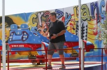 «Κανείς εκτός κάδρου» - Ξέσπασε ο πατέρας του 19χρονου που πέθανε στο λούνα παρκ στο Πευκοχώρι 