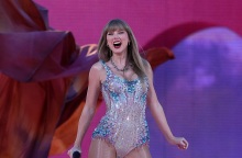 Τέιλορ Σουίφτ: Έσπασε ακόμη ένα ρεκόρ στο Γουέμπλεϊ του Λονδίνου