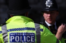 2 βρετανοι αστυνομικοι