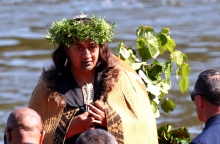 Η Βασίλισσα των Μαορί η Nga Wai Hono i te po Paki