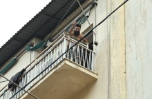 Άνδρας απειλεί να ανατινάξει τετράγωνο στην Αχαρνών