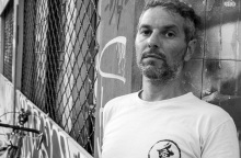 Ο Σπύρος Μπακάλης παρουσιάζει την έκθεση «RIDE ΑΘΕΝΣ» στο ΚΠΣΙΝ