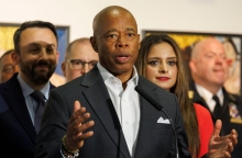 Ο δήμαρχος της Νέας Υόρκης Έρικ Άνταμς