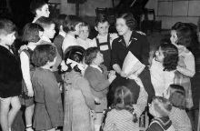 Η θρυλική θεία Λένα, η κατά κόσμον Αντιγόνη Μεταξά