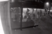 Ξυλοδαρμός 14χρονης στη Γλυφάδα: Το TikTok κατέβασε τα βίντεο μετά τις απειλές