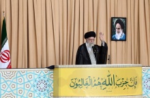 Οι συμβολισμοί πίσω από το δημόσιο κήρυγμα του Αγιατολάχ Αλί Χαμενεΐ