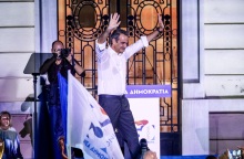 Μητσοτάκης από Ρηγίλλης: Η ΝΔ δεν κοιτά ούτε αριστερά, ούτε δεξιά, παρά μόνο μπροστά