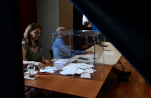 Εκλογές ΠΑΣΟΚ: Από το Στεφανοβίκειο το πρώτο αποτέλεσμα - Προηγείται ο Ανδρουλάκης