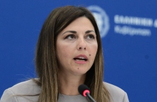 η υπουργός Κοινωνικής Συνοχής και Οικογένειας, Σοφία Ζαχαράκη 
