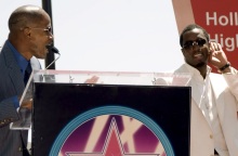 Ο Τζέιμι Φοξ εξετάζει εάν ο Diddy ήταν «υπεύθυνος» για τη νοσηλεία του το 2023