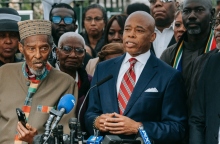 Ο δήμαρχος Νέας Υόρκης, Έρικ Άνταμς