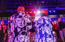 Σακάκια με τον Ντόναλντ Τραμπ