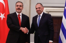 Ο Υπουργός Εξωτερικών, Γιώργος Γεραπετρίτης, με τον υπουργό Εξωτερικών της Τουρκίας, Χακάν Φιντάν, στην Αθήνα