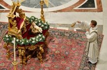 Bατικανό: Έκκληση να μην κοπεί αιωνόβιο έλατο για τον στολισμό της πλατείας του Αγίου Πέτρου