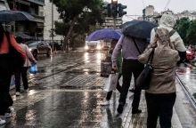 βροχη, περαστικοι