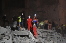 διασωστες, γκρεμισμένο κτίριο