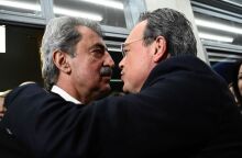 Εκλογές ΣΥΡΙΖΑ: 9+1 εικόνες από τους πανηγυρισμούς έξω από την Κουμουνδούρου