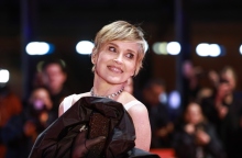 Η Σάρον Στόουν