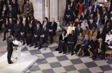 Μακρόν στην τελετή της Παναγίας των Παρισίων: Εκφράζω την ευγνωμοσύνη του γαλλικού έθνους