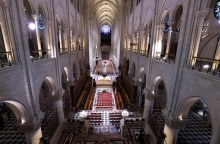 Αναγεννήθηκε από τις στάχτες της και ξαναέγινε εντυπωσιακή - H Παναγιά των Παρισίων άνοιξε τις πύλες της