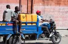 Κάτοικοι της Αϊτής εγκαταλείπουν τα σπίτια υπό τον φόβο των συμμοριών