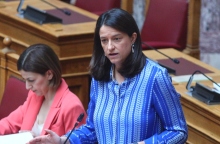 Η υπουργός Εργασίας και Κοινωνικής Ασφάλισης Νίκη Κεραμέως 