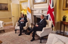 Ο Πρόεδρος της Κυπριακής δημοκρατίας, Νίκος Χριστοδουλίδης με τον Βρετανό Πρωθυπουργό Κιρ Στάρμερ