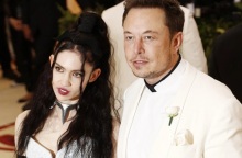 Ο Έλον Μασκ με την πρώην σύζυγό του, Grimes