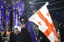 διαδηλωτες, σημαιες