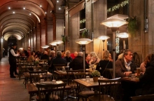 καφετερια, τραπεζακια, κοσμος