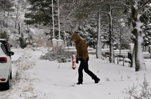 χιονια, δρομος, οχηματα, πεζος