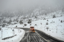 χιονια, εσκαφεας, δρομος, βουνα, δεντρα
