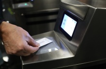 Σε νέα εποχή μπαίνουν από σήμερα οι συγκοινωνίες της Αθήνας - Πώς θα λειτουργεί το σύστημα «tap2ride»