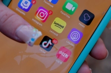 χερι κραταει κινητο