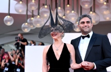 Η Lady Gaga με τον αρραβωνιαστικό της, Μάικλ Πολάνσκι