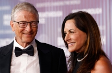 Ο Μπιλ Γκέιτς με την Πόλα Χέρντ